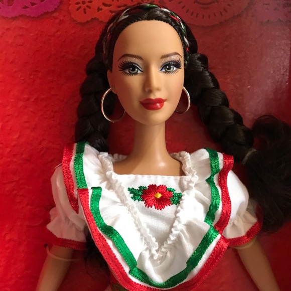 Festivals of the World Cinco De Mayo Barbie Doll - Picture 3 of 5